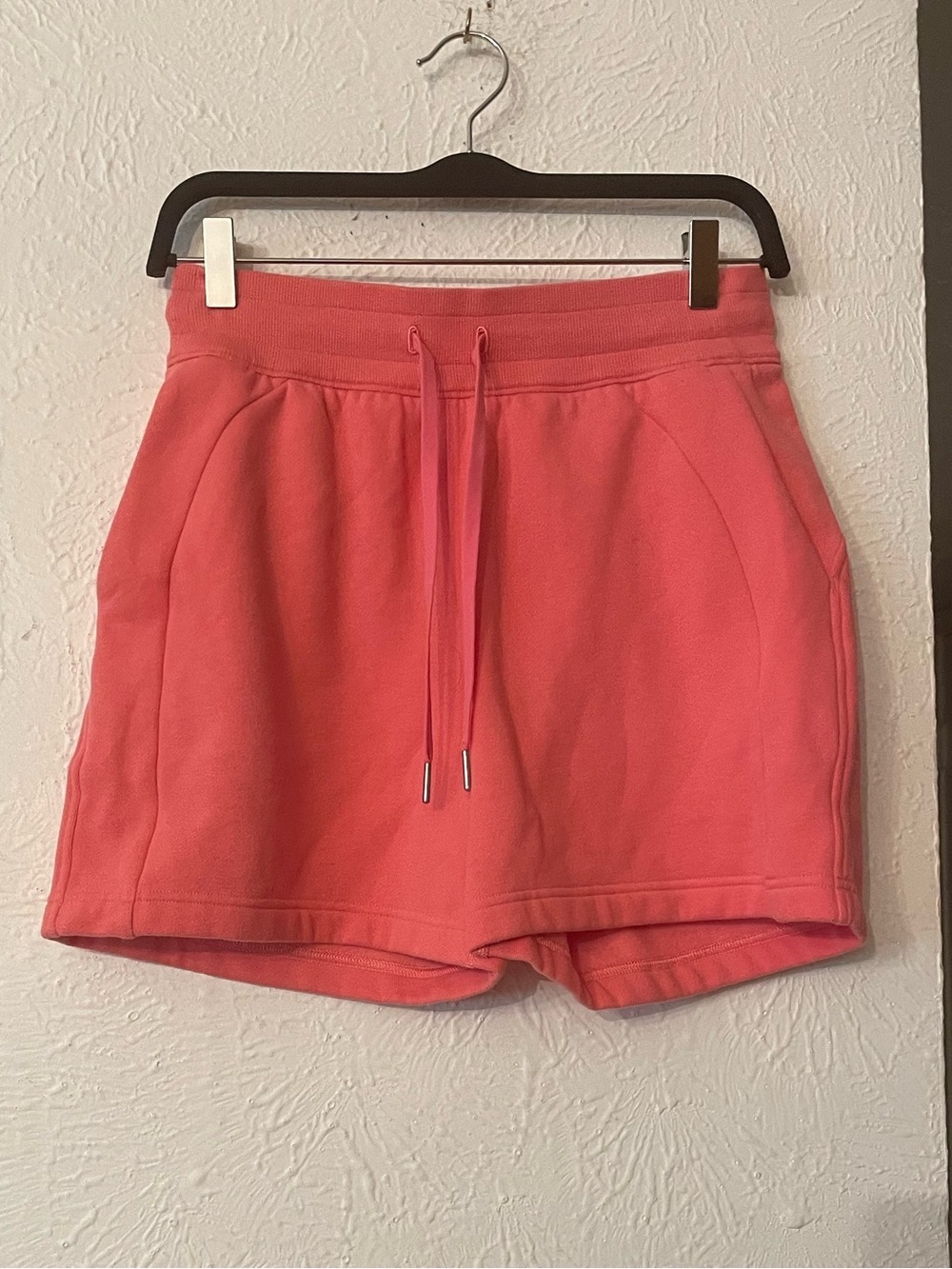 lululemon athletica Scuba High-Rise shorts Drawstring Athletic Shorts Size 6